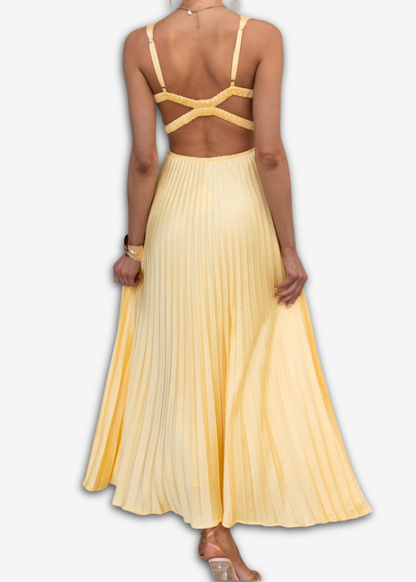 Vestido largo amarillo plisado con cuello en V